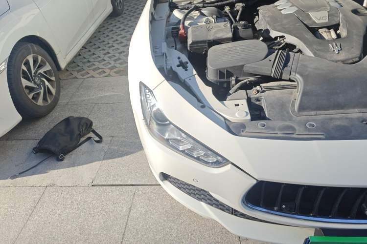 Used Maserati Ghibli 2014 3.0T Standard Edition Right Front Headlight