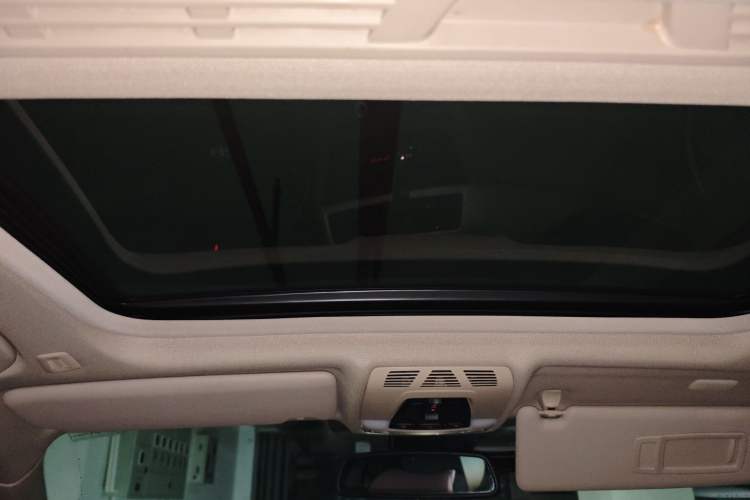 Used BMW 3 Series 2013 320Li Fashion Model
