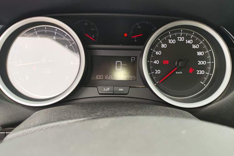 Used Peugeot 408 2014 1.8L Automatic Luxury Edition Odometer Close Up
