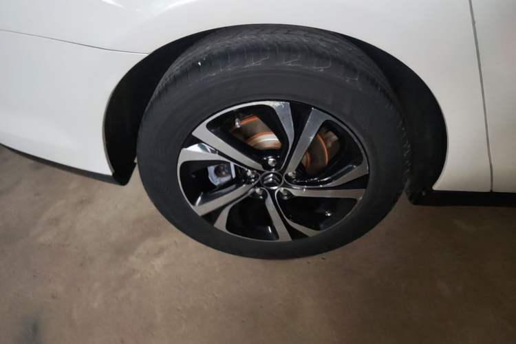 Used Citroen C5 2017 350THP Automatic Luxury Model Right Rear Wheel Hub