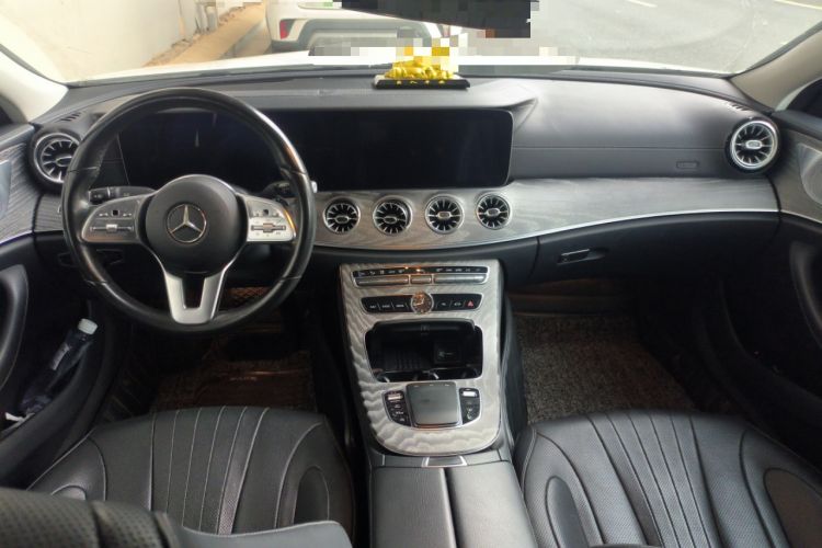 Used Mercedes-Benz CLS 2018 CLS 350 4MATIC Center Console