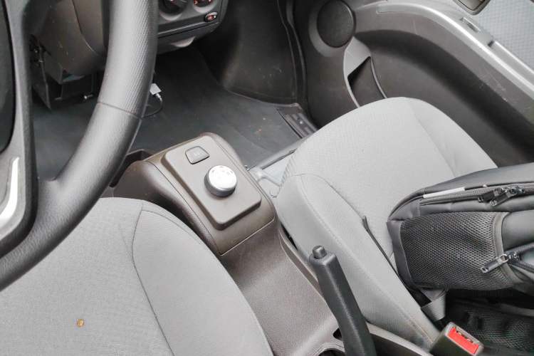 Used Wuling Rongguang EV 2020 Basic Version 7-Seater 300 km Gear Lever