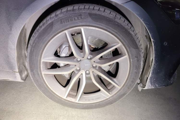 Used Mercedes-Benz AMG GT 2019 AMG GT 50 four-door sports car Right Front Wheel Hub