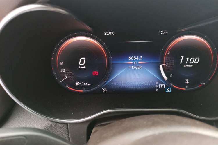 Used Mercedes-Benz GLC 2020 GLC 260 L 4MATIC Luxury Model Odometer Close Up