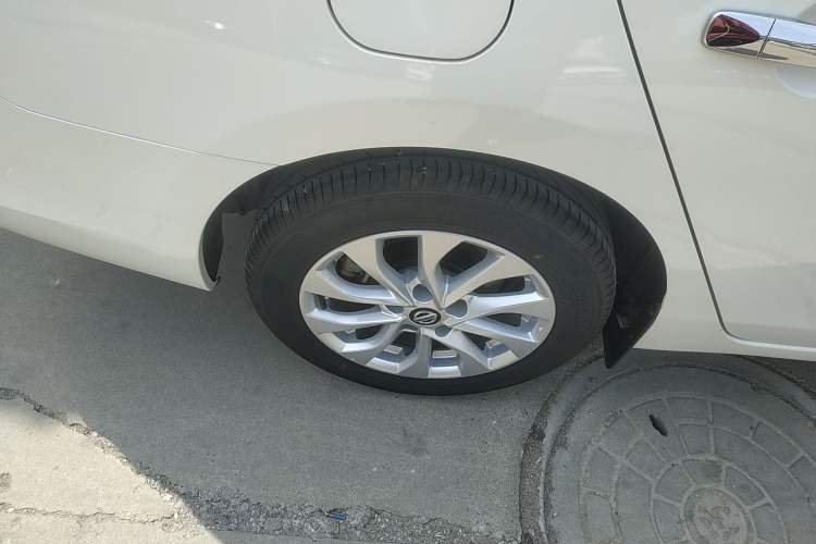 Used Nissan Sylphy 2024 Restyled Version 2 Classic 1.6XE CVT Comfort Edition Right Rear Wheel Hub