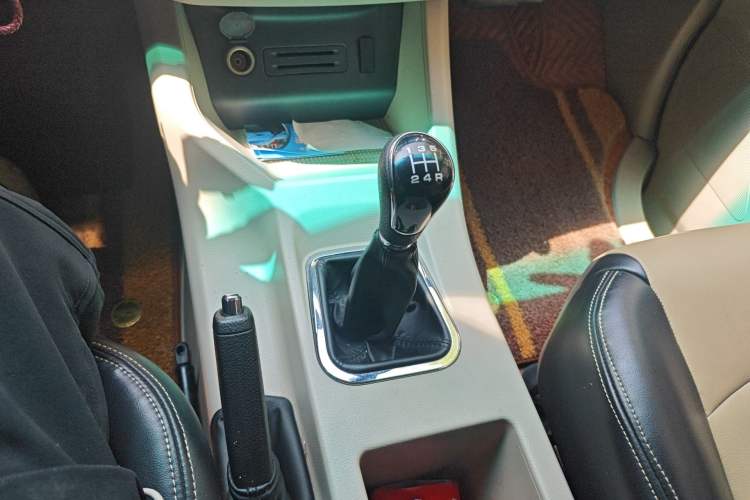 Used FORTHING Lingzhi 2019 M5L 1.6L 7-Seater Base Model China VI Standard
