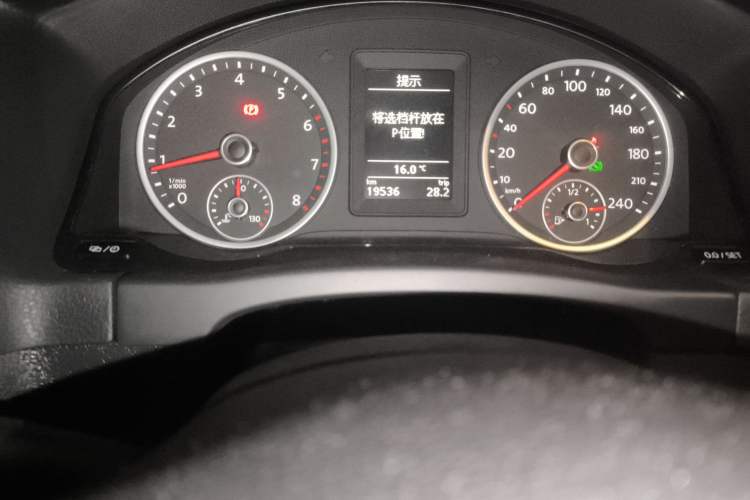 Used Volkswagen Tiguan 2015 1.8TSI Automatic All-Wheel Drive Comfort Edition Instrument Cluster
