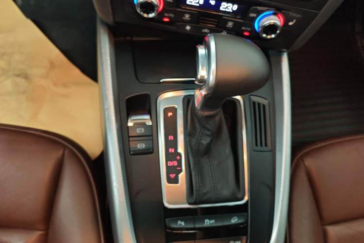 Used Audi Q5 2015 40 TFSI Technology Edition
