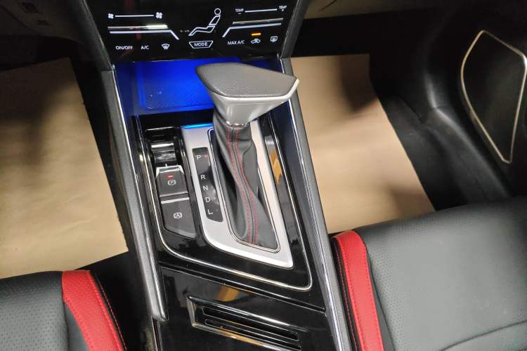 Used Venucia T60 2018 1.6L CVT Smart & Fun Version China VI Standard
