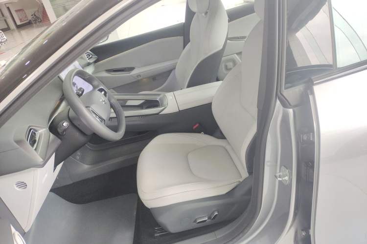 Used ARCFOX Alpha S5 2024 708MAX 200kW Left Front Seat