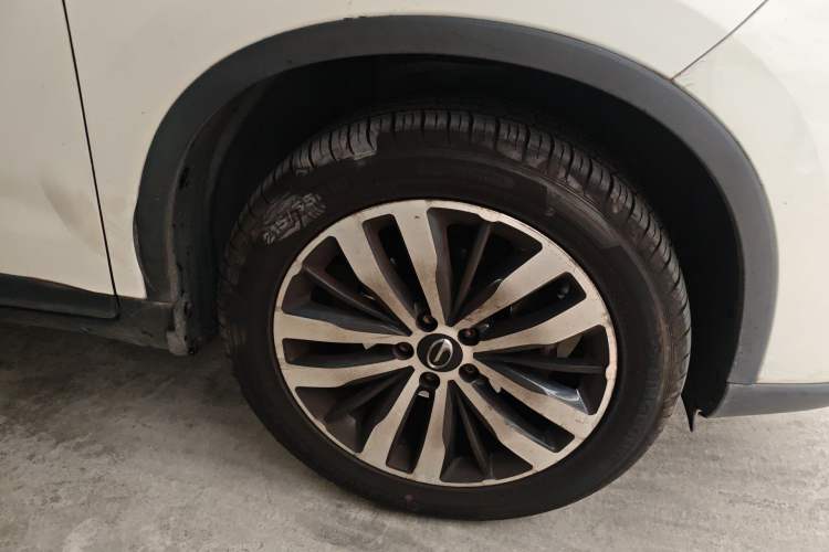 Used GAC Trumpchi GS4 2017 235T Automatic Two-Wheel Drive Luxury Smart Connectivity Version Right Front Wheel Hub