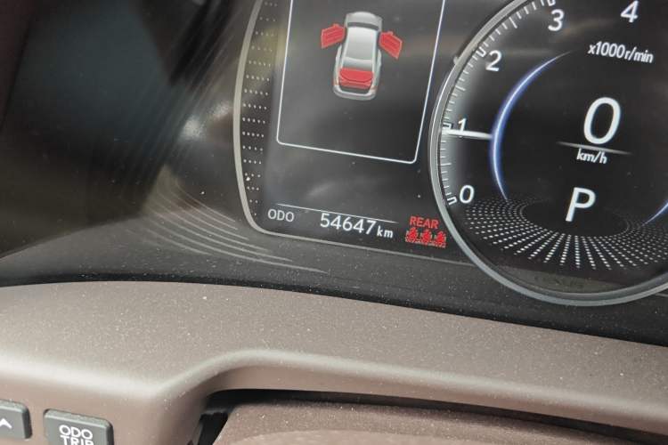 Used Lexus ES 2020 200 Excellence Edition Odometer Close Up