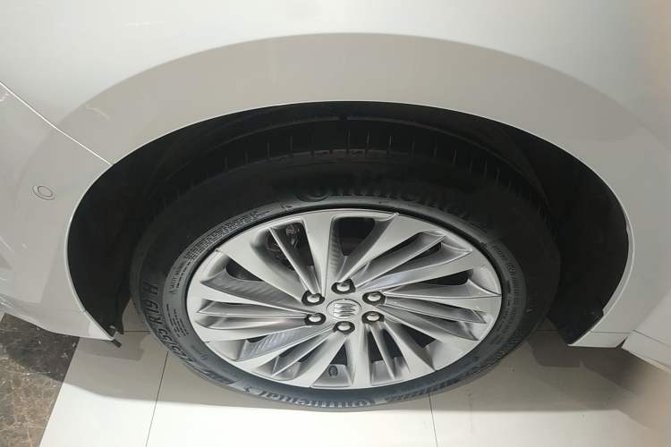 Used Buick Century 2023 2.0T Six-Seater Yinshi Edition
