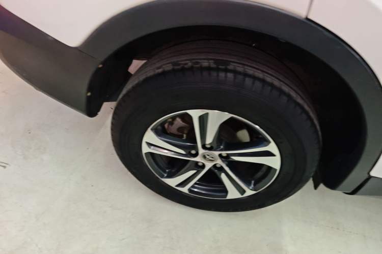 Used Toyota RAV4 2015 2.0L CVT Two-Wheel Drive Fashion Edition