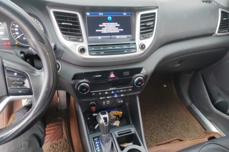 Used Hyundai Tucson 2015 1.6T Dual-Clutch Two-Wheel-Drive Smart Model