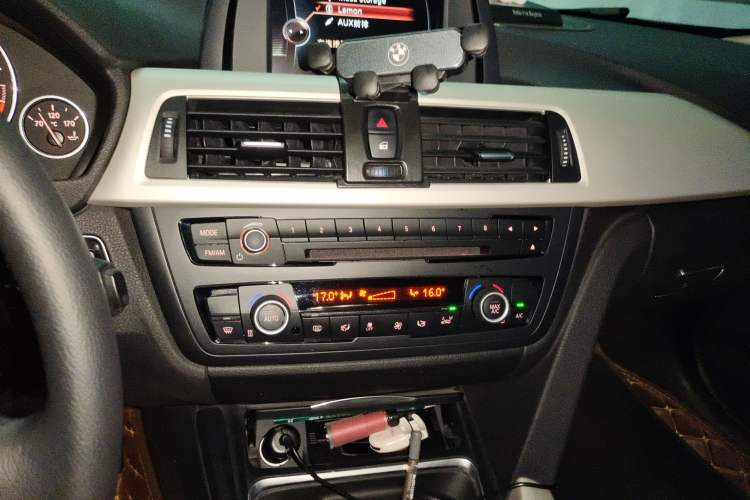 Used BMW 3 Series 2015 320Li Luxury Edition Fashion Model
