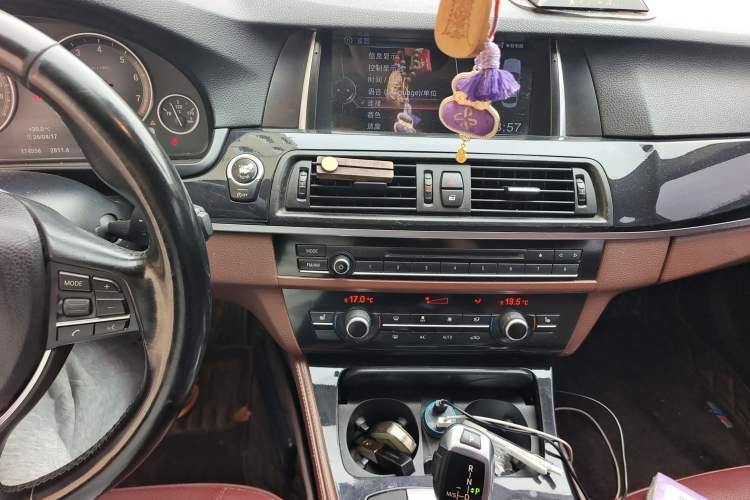 Used BMW 5 Series 2017 520Li Elegant Edition
