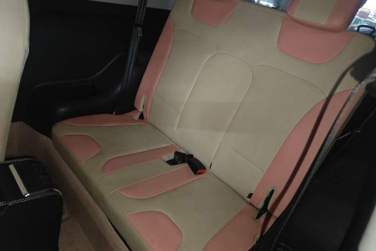 Used Chery QQ Little Ant 2021 200 000-Yuan Ant Fan Edition Talent Version Lithium Iron Phosphate 301 km Left Rear Seat