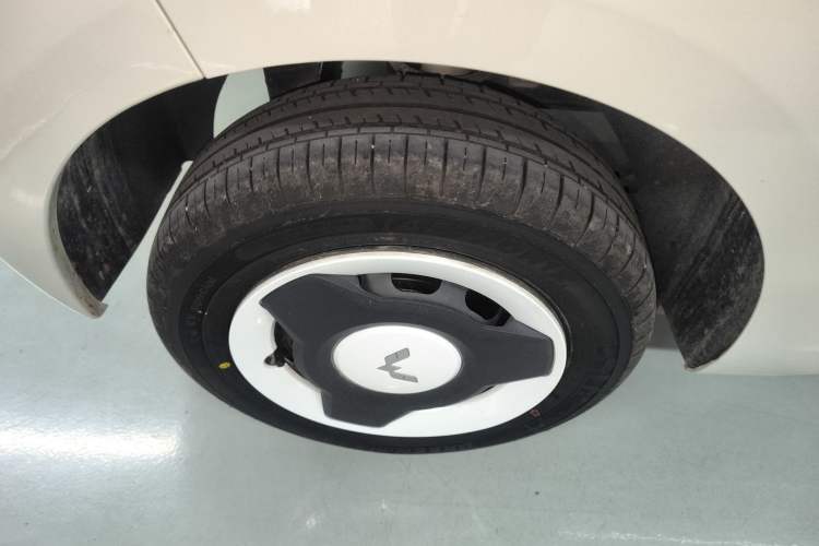 Used Wuling Hongguang MINIEV 2024 3rd Generation 215km Youth Edition Right Rear Wheel Hub