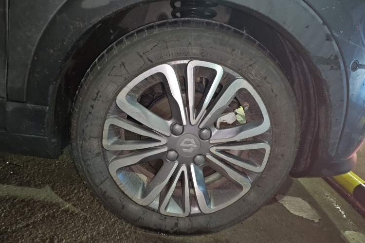 Used Leapmotor T03 2020 400 Luxury Edition Right Front Wheel Hub