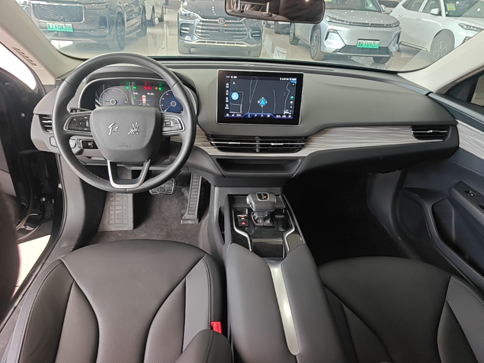 Hongqi E-QM5 2023 620km PLUS — снимка 12