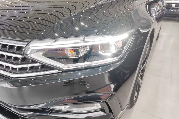 Used Volkswagen Magotan 2023 2 Million Units Commemorative Edition 330TSI DSG Luxury Version
