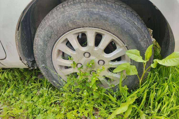 Used Wuling Rongguang V 2015 1.2L Standard Version Right Front Wheel Hub