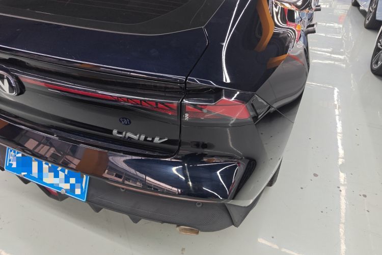 Used CHANGAN UNI-V 2023 1.5T Prestige Model Exterior 3