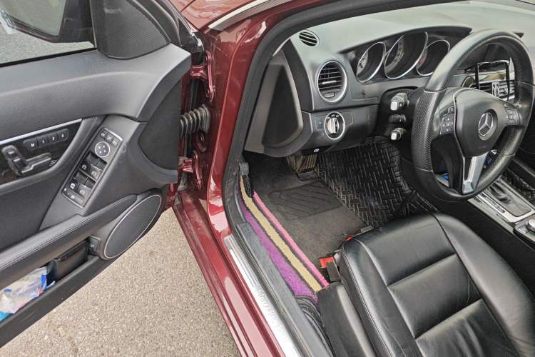 Used Mercedes-Benz C-Class 2011 C 300 Fashion Model Driver Seat