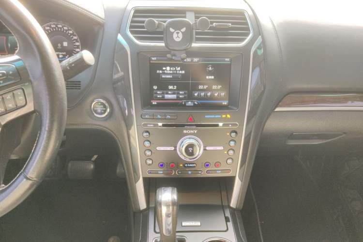 Used Ford Explorer 2017 3.5T Platinum Edition
