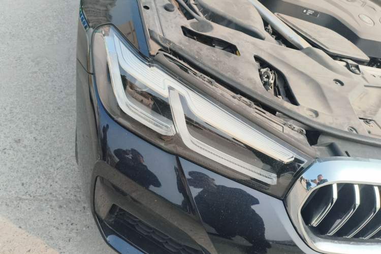 Used BMW 5 Series New Energy 2022 535Le M Sport Package Right Front Headlight