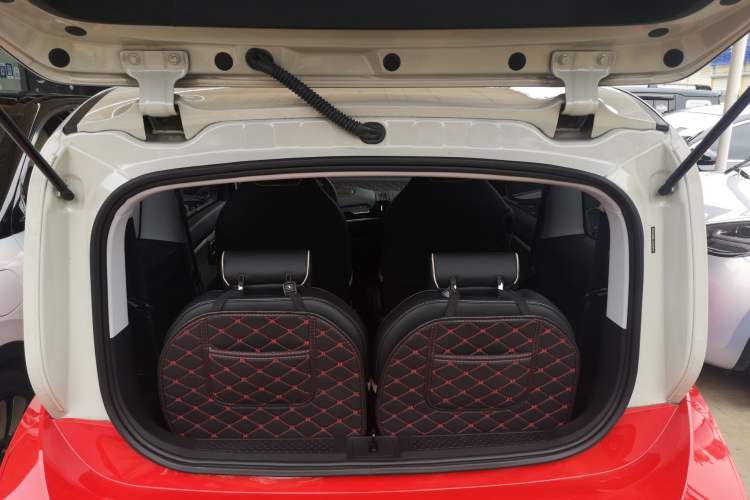 Used Baojun KiWi EV 2021 Artist Model Ternary Lithium Trunk