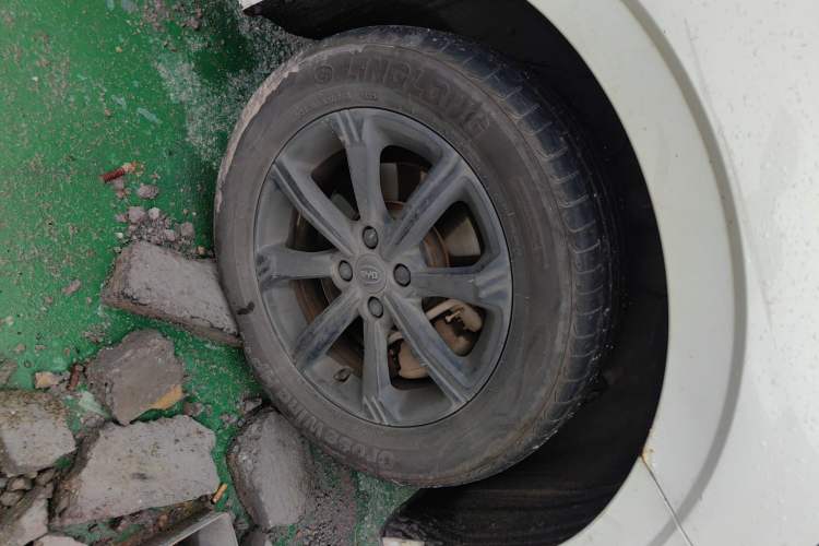 Used BYD e2 2019 400 Travel Edition
