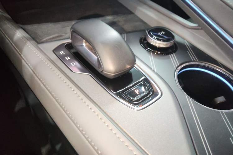 Used Zeekr 001 2024 WE Edition 95 kWh All-Wheel Drive Gear Lever