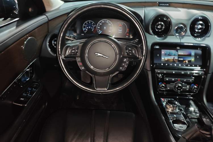 Used Jaguar XJ 2018 XJL 3.0 SC Two-Wheel-Drive Elegant Business Edition
