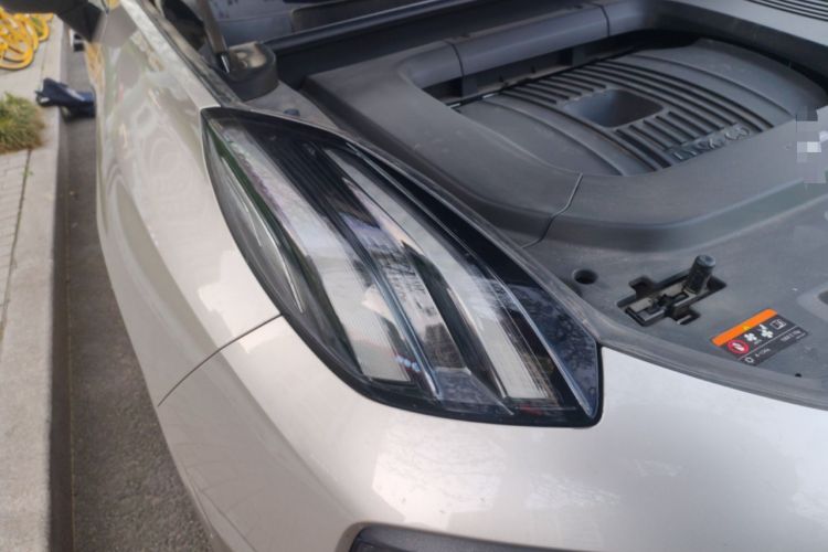 Used Lynk & Co 09 2021 2.0T Halo Six-Seater