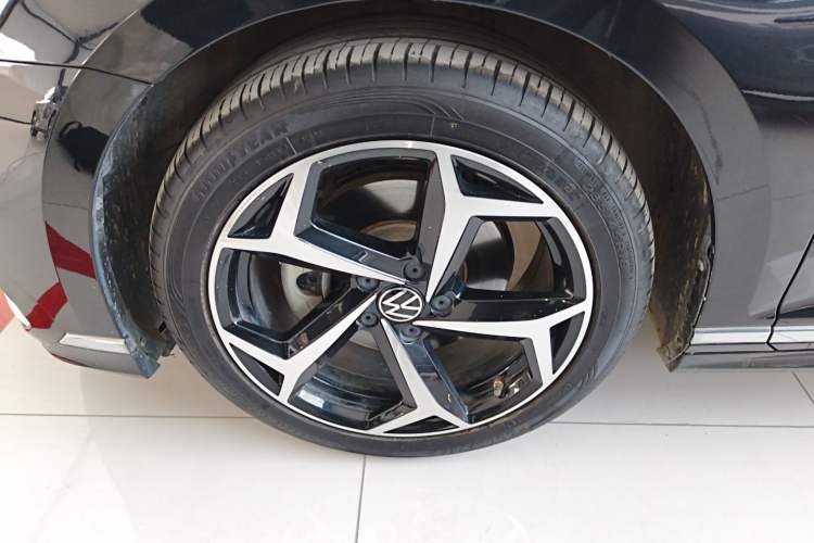 Used Volkswagen Magotan 2023 2 Million Units Commemorative Edition 330TSI DSG Luxury Version
