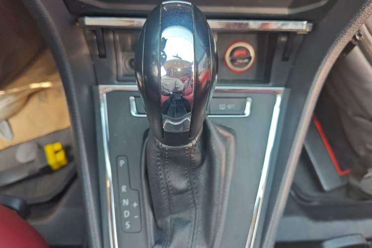 Used Volkswagen Bora 2018 1.5L Automatic Fashion Model Gear Lever