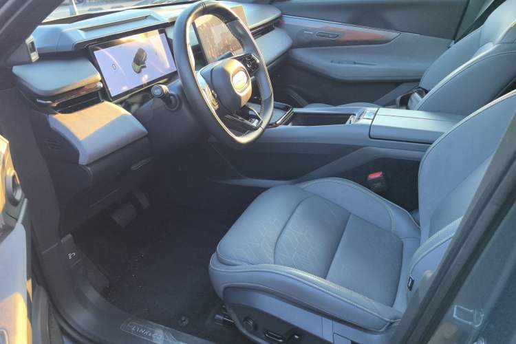 Used Lynk & Co 08 EM-P 2023 220km All-Wheel-Drive Performance Halo
