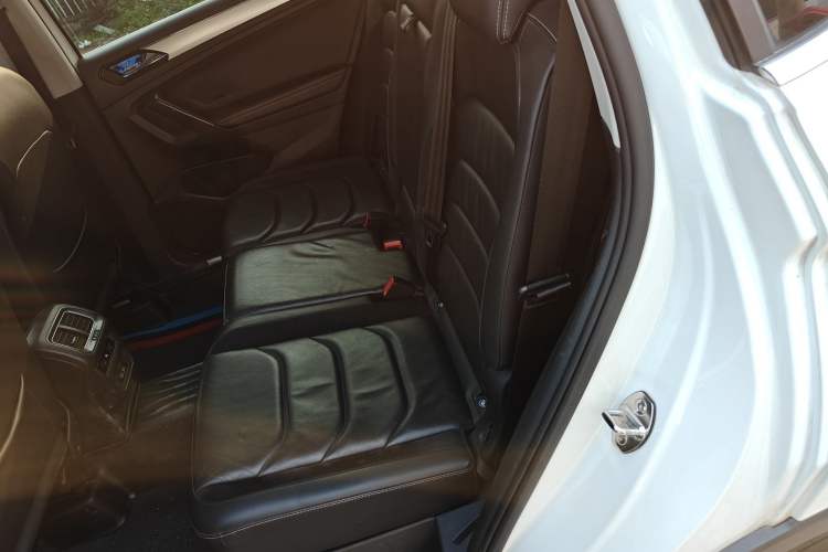 Used Volkswagen Tiguan L 2018 330TSI Automatic Two-Wheel Drive Luxury Edition Left Rear Seat