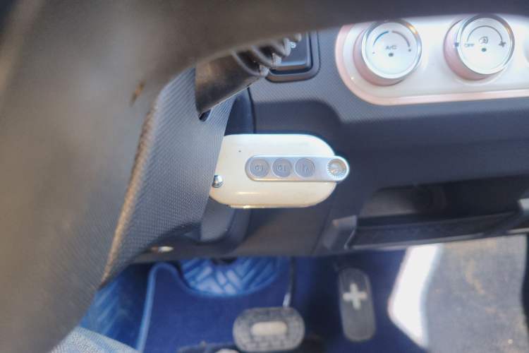 Used Wuling Hongguang MINIEV 2022 Macaron Premium Model – Lithium Iron Phosphate Vehicle Key