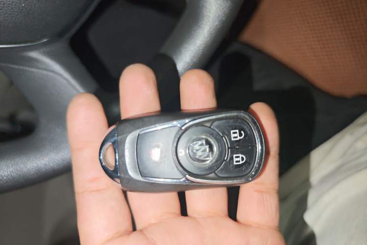 Used Buick GL8 2017 ES 28T Comfort Model China V Standard Vehicle Key