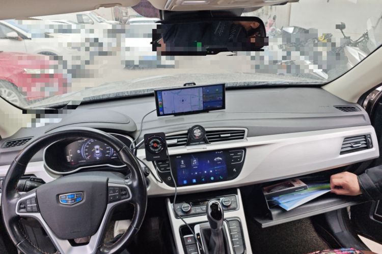 Used Geely Auto Emgrand X7 Sport 2018 1.8TD Automatic Two-Wheel Drive ZhiZun Model with 4G Connectivity
