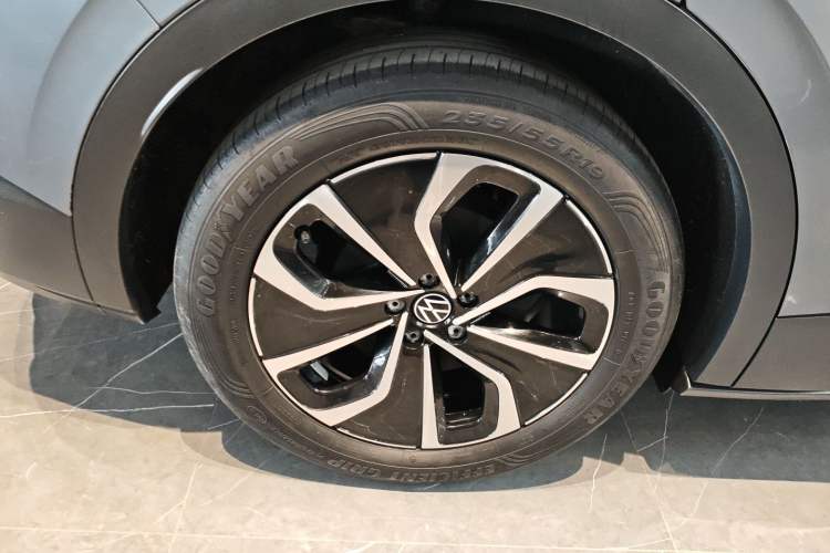 Used Volkswagen ID.4 X 2023 Pure Smart Edition Right Rear Wheel Hub