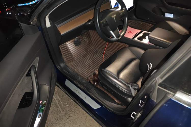 Used Tesla Model 3 2019 Long-Range Rear-Wheel-Drive Version
