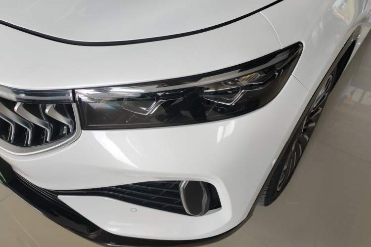 Used VOYAH FREE 2021 Four-Wheel Drive Standard Range-Extended Exclusive Luxury Package Left Front Headlight