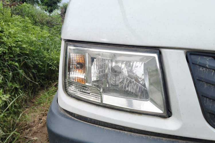 Used Iveco Daily 2017 2.5T A35 Passenger Van 5-7 Seats Model 47Z5
