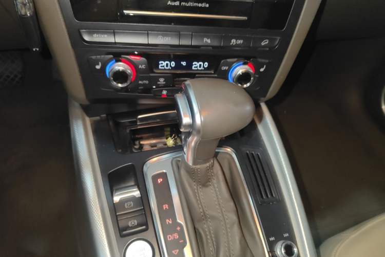 Used Audi Q5 2013 45 TFSI quattro Sport Edition Gear Lever