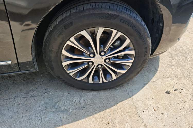 Used Buick GL8 2020 Land Business Class 652T Luxury Model Right Front Wheel Hub