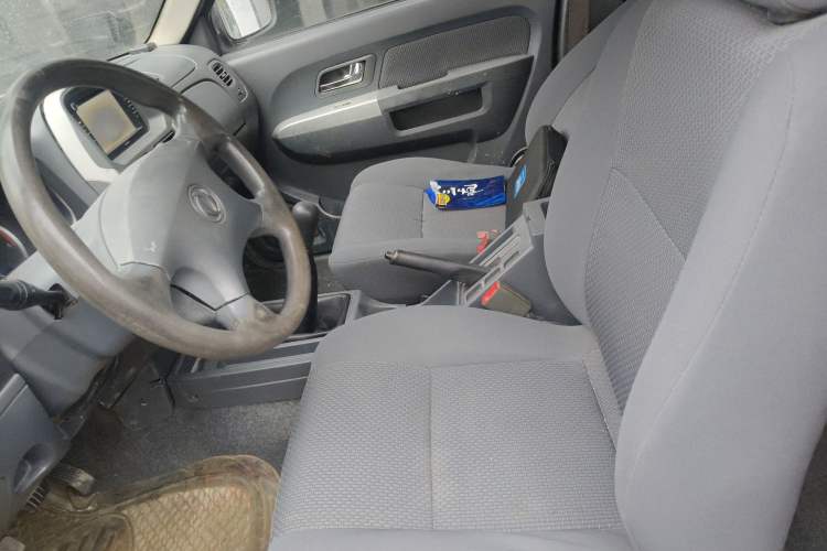 Used Dongfeng Ruichi 2016 2.5T Diesel 2WD ZD25TCI
